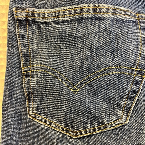 Never worn like new condition Levi’s 501 button fly - Picture 3 of 6